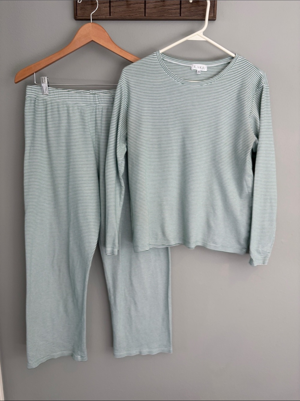 LAKE Pajamas Kelly Green & White Striped Pajama Set size M